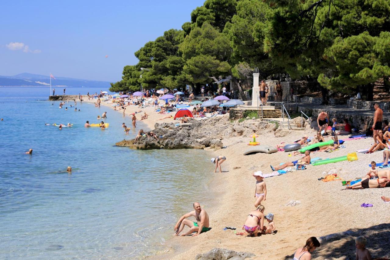 Apartments by the sea Brela, Makarska - 16950 Bagian luar foto